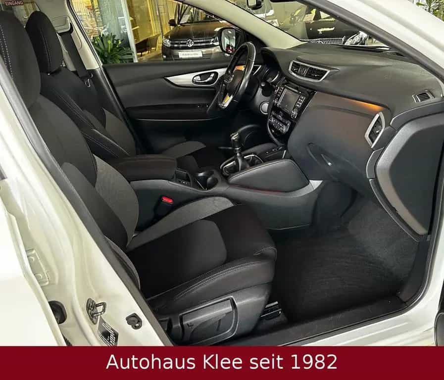 Nissan Qashqai 1.6 *AHK*360 Kamera*Navi*Pano* 07/2017-photo-3