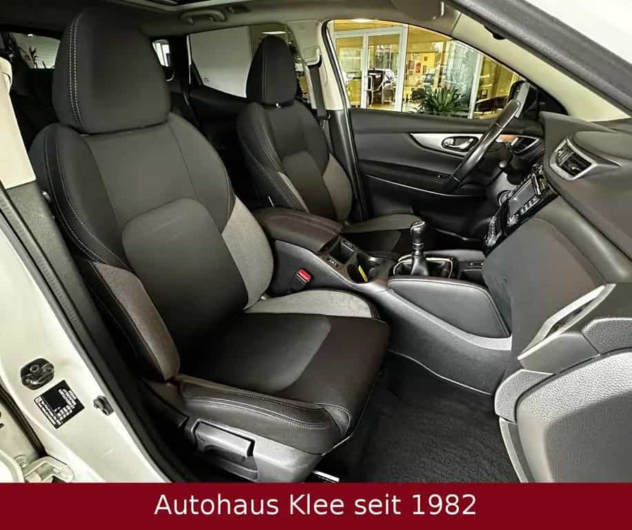 Nissan Qashqai 1.6 *AHK*360 Kamera*Navi*Pano* 07/2017-photo-4