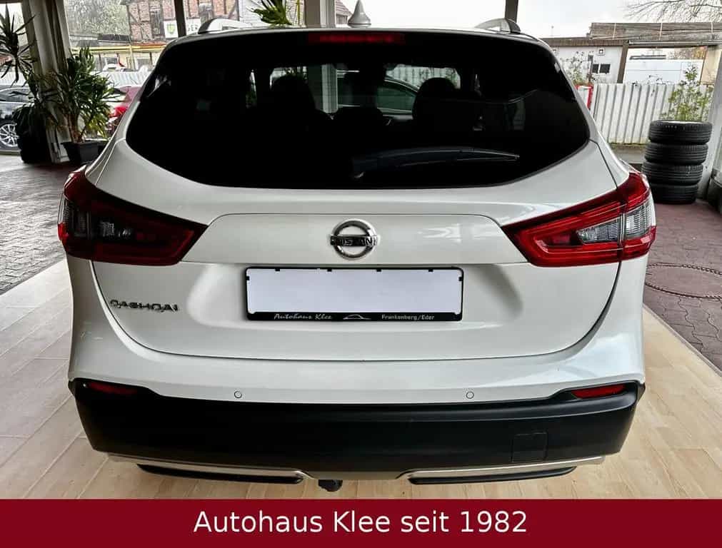 Nissan Qashqai 1.6 *AHK*360 Kamera*Navi*Pano* 07/2017-photo-7