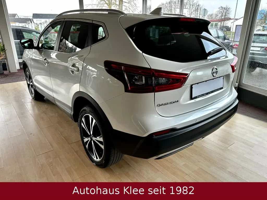 Nissan Qashqai 1.6 *AHK*360 Kamera*Navi*Pano* 07/2017-photo-8