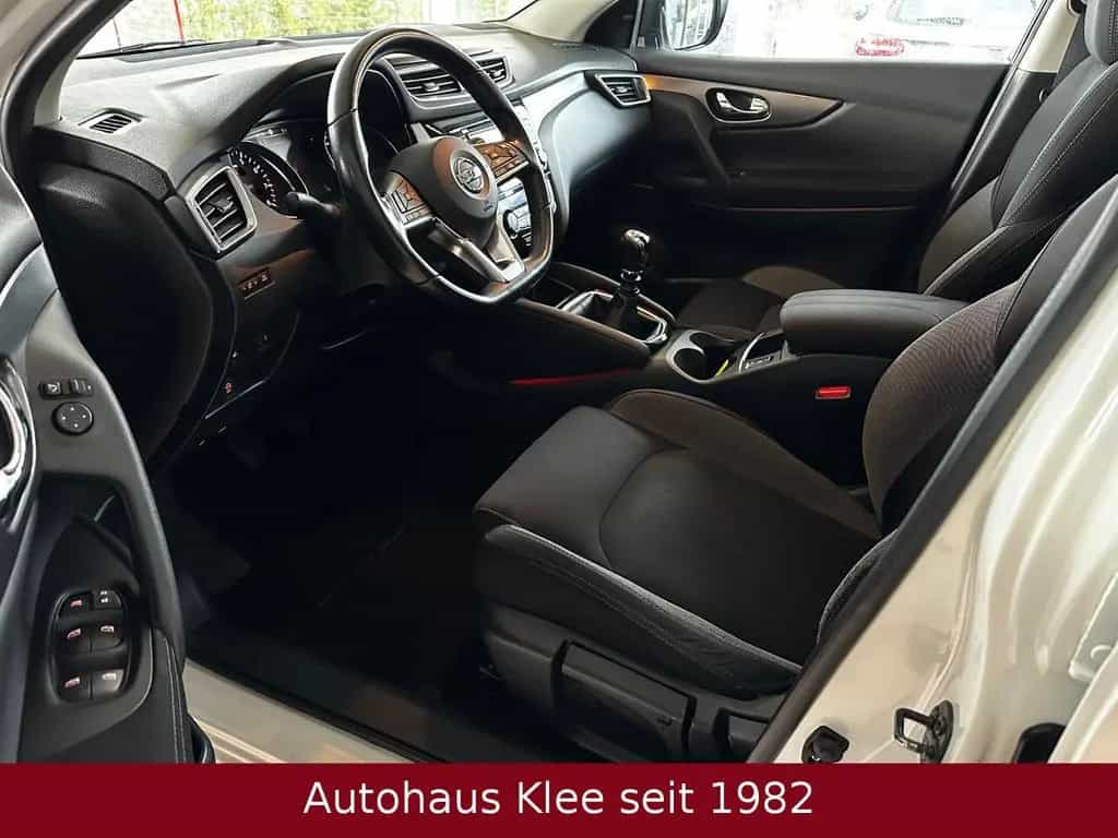 Nissan Qashqai 1.6 *AHK*360 Kamera*Navi*Pano* 07/2017-photo-9
