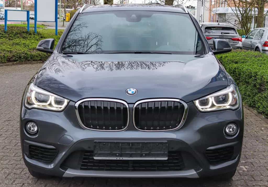 BMW X1 18i AUTOMATIK*LED*NAVI*PARKPILOT*TEMPO*SiHEIZ 07/2018-photo-0