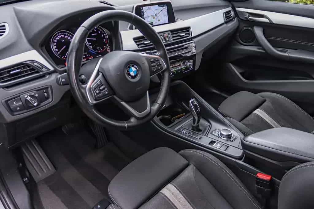 BMW X1 18i AUTOMATIK*LED*NAVI*PARKPILOT*TEMPO*SiHEIZ 07/2018-photo-9
