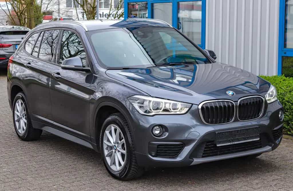 BMW X1 18i AUTOMATIK*LED*NAVI*PARKPILOT*TEMPO*SiHEIZ 07/2018-photo-1