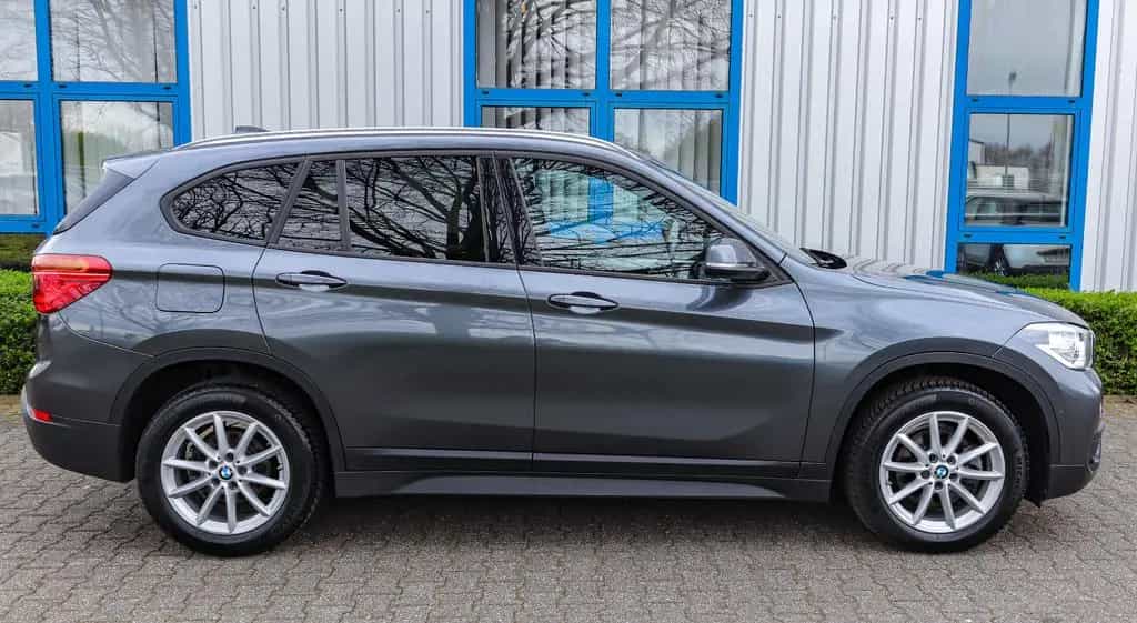 BMW X1 18i AUTOMATIK*LED*NAVI*PARKPILOT*TEMPO*SiHEIZ 07/2018-photo-2