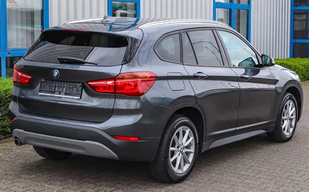 BMW X1 18i AUTOMATIK*LED*NAVI*PARKPILOT*TEMPO*SiHEIZ 07/2018-photo-3