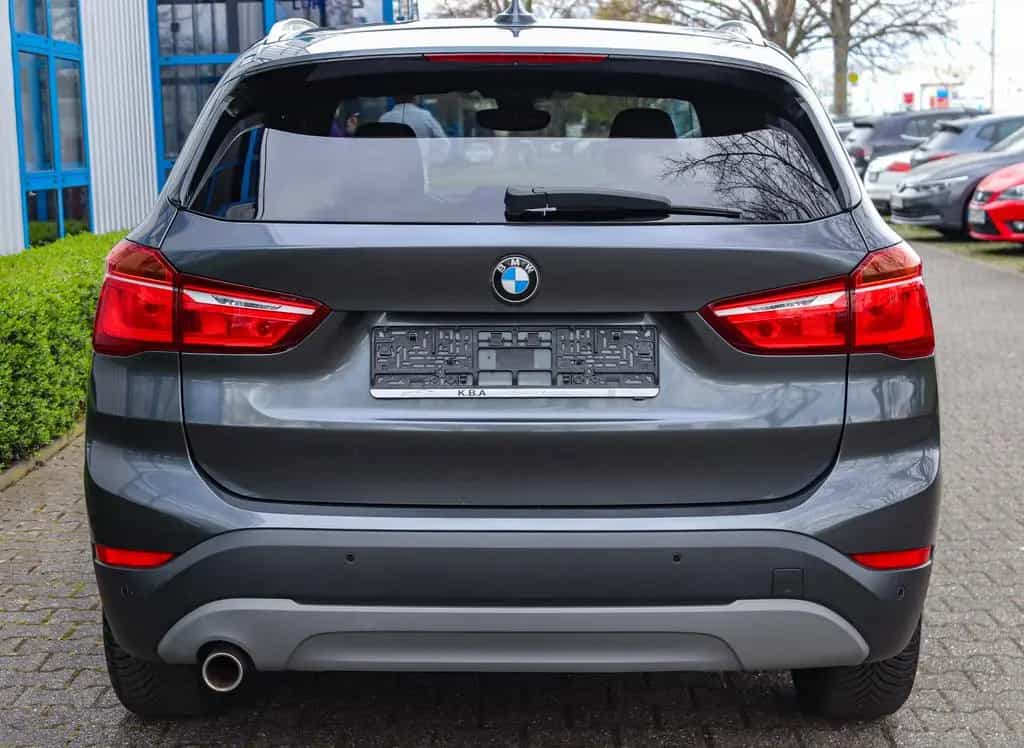 BMW X1 18i AUTOMATIK*LED*NAVI*PARKPILOT*TEMPO*SiHEIZ 07/2018-photo-4