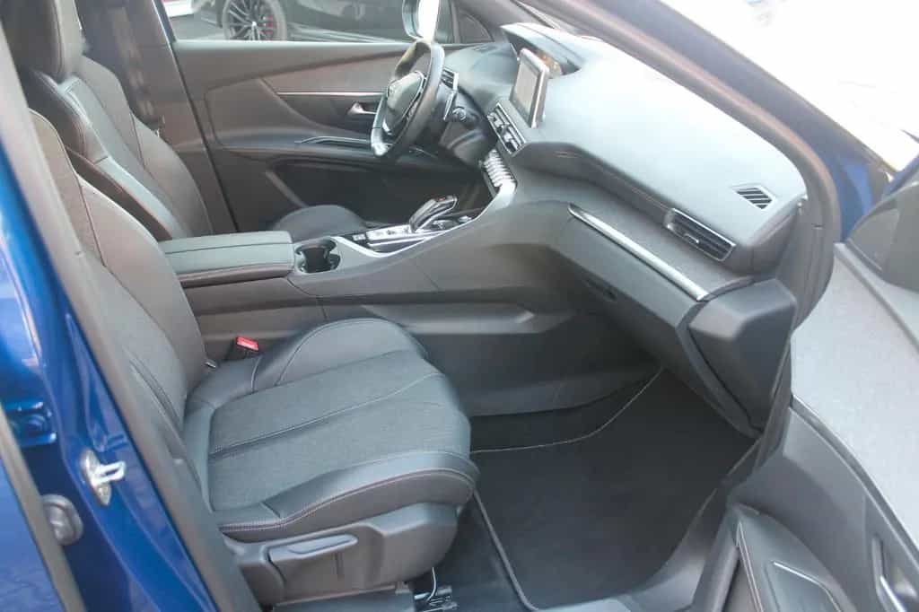 Peugeot 3008 1.5 BlueHDi 130*GT-Line*Aut*LED*Navi*RÜKA* 01/2020-photo-16