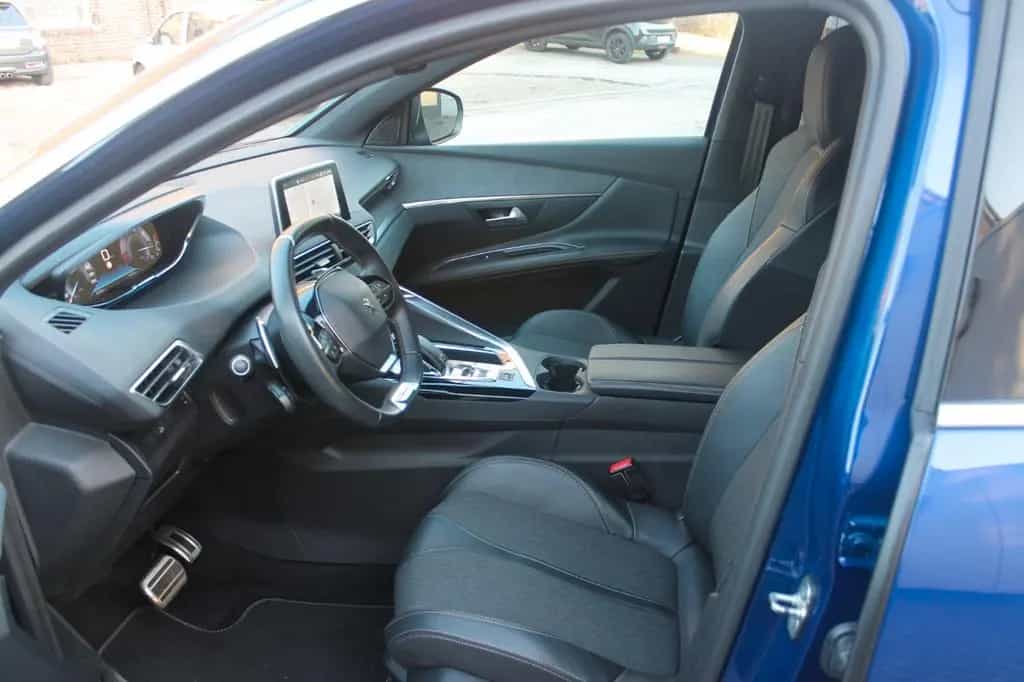 Peugeot 3008 1.5 BlueHDi 130*GT-Line*Aut*LED*Navi*RÜKA* 01/2020-photo-5