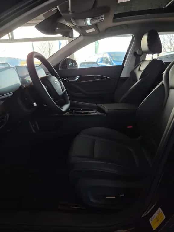 Seres Other Bestune B70 null-photo-8