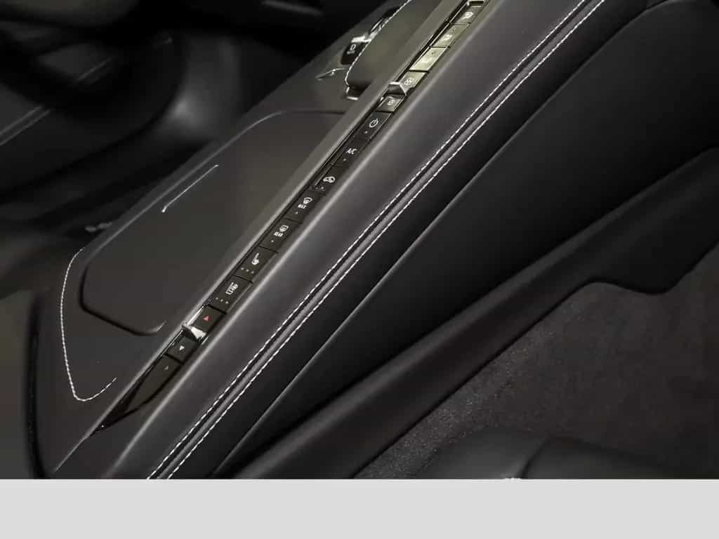 Corvette C8 Stingray Cabriolet 3LT Frontlift Vollausstatt 08/2025-photo-18