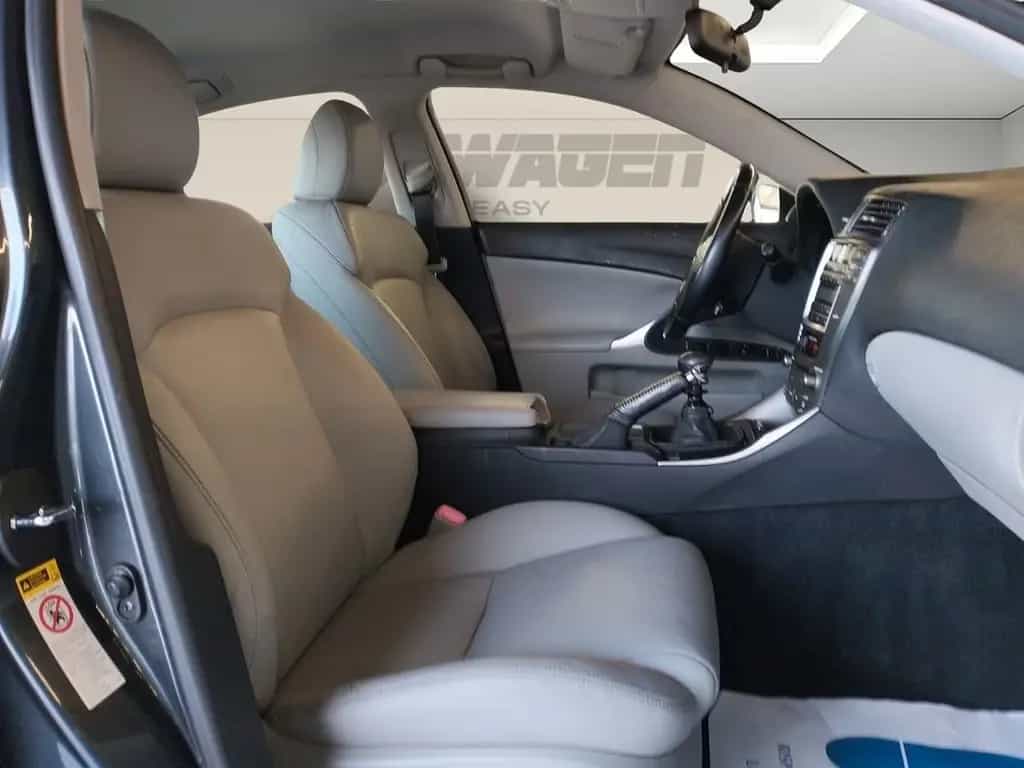 Lexus IS 220 d MC Luxury 11/2008-photo-11