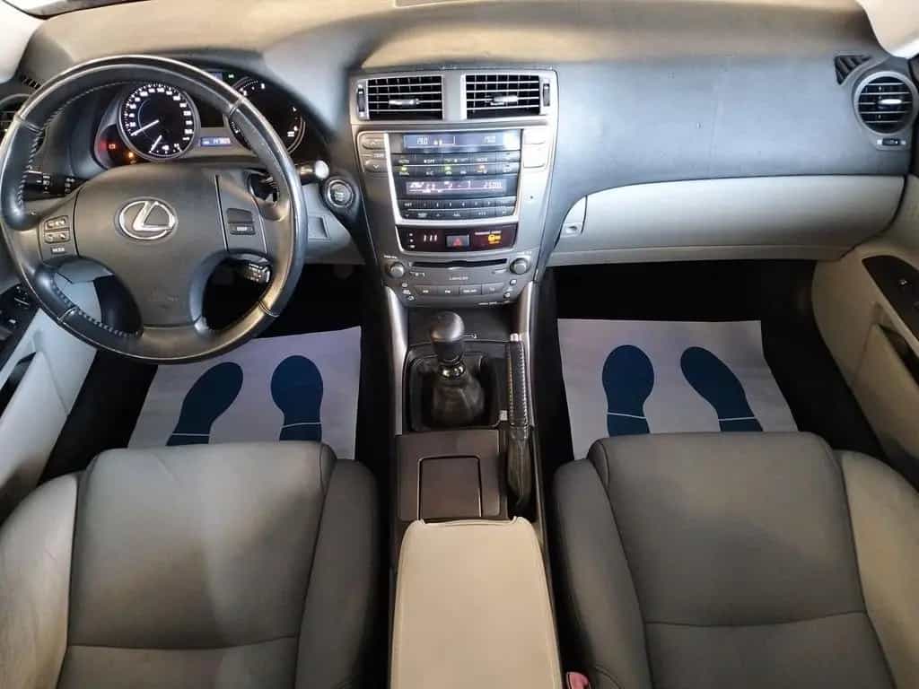 Lexus IS 220 d MC Luxury 11/2008-photo-13