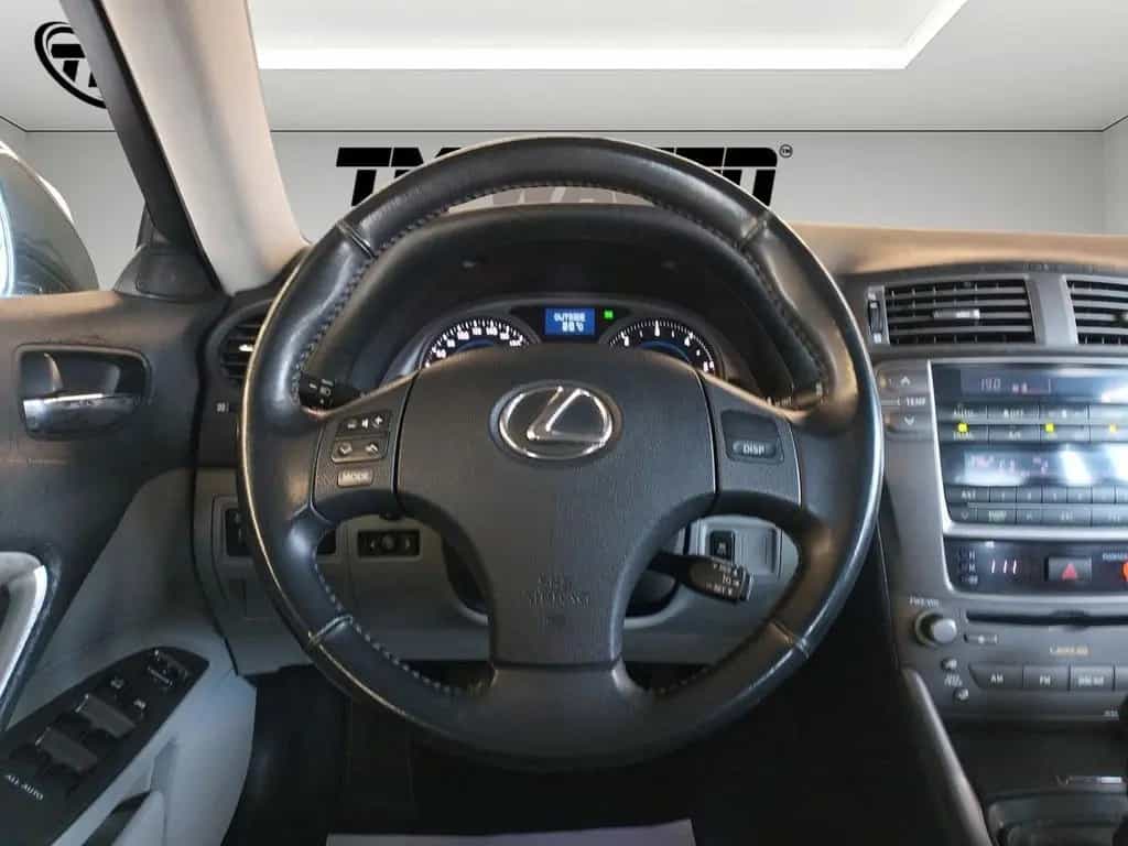 Lexus IS 220 d MC Luxury 11/2008-photo-14