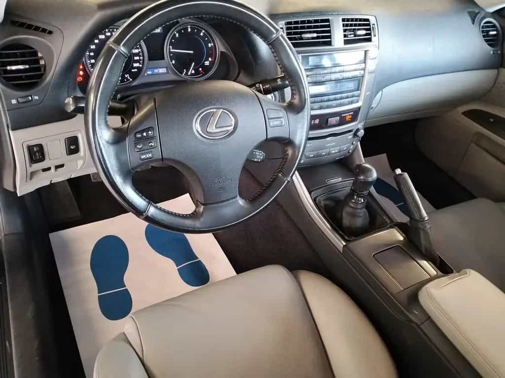 Lexus IS 220 d MC Luxury 11/2008-photo-7