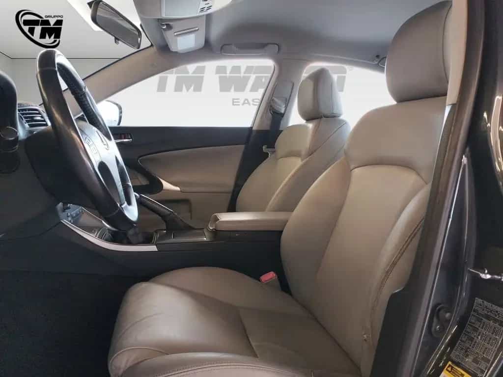 Lexus IS 220 d MC Luxury 11/2008-photo-8