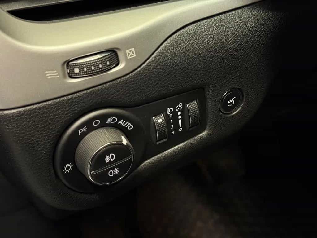 Jeep Cherokee Trailhawk 4WD/Automatik/AHK/Navi/LEDER 05/2014-photo-17