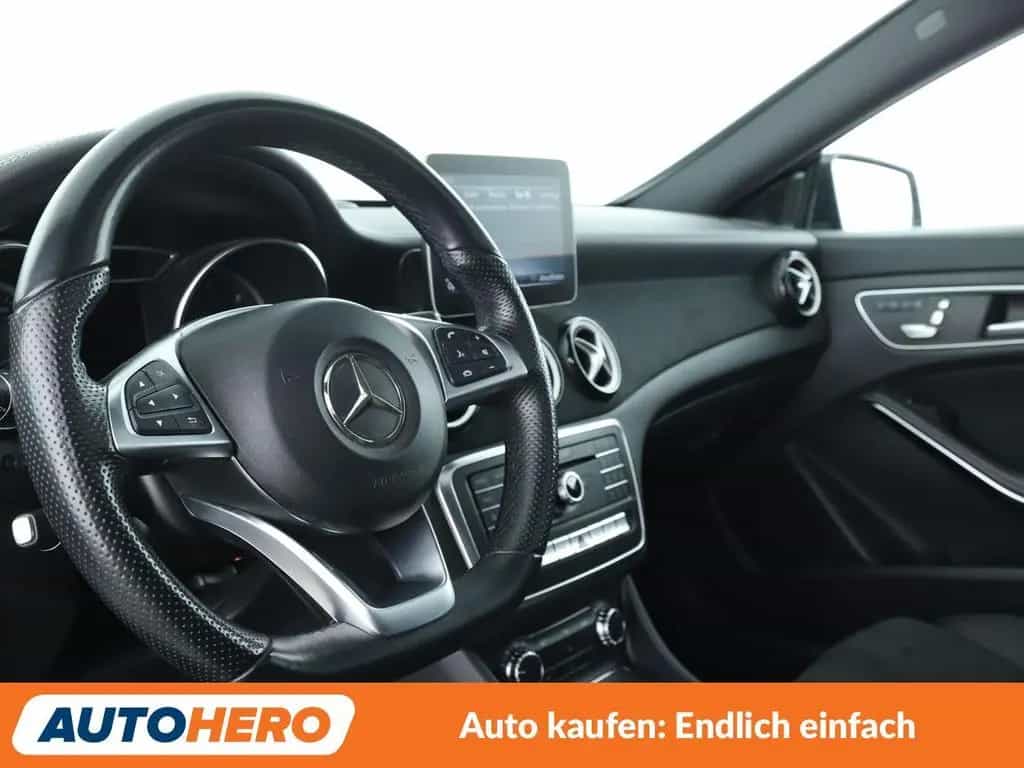 Mercedes-Benz CLA-Class 220 Shooting Brake 4Matic AMG Line Aut.*NAVI 12/2018-photo-10
