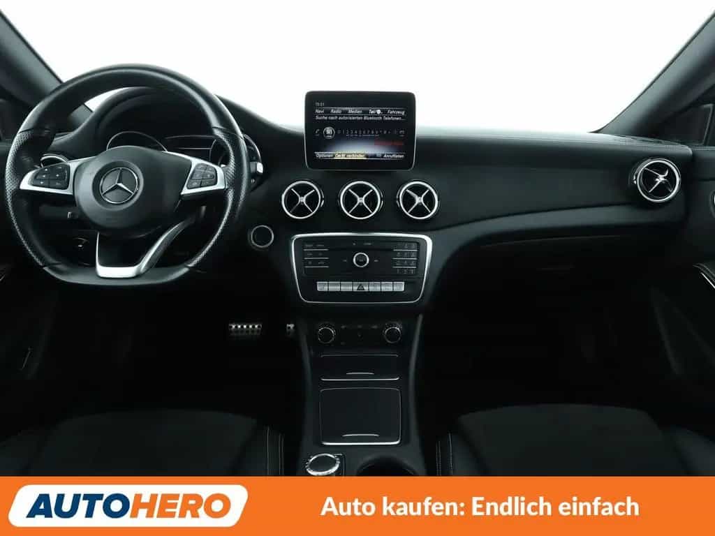Mercedes-Benz CLA-Class 220 Shooting Brake 4Matic AMG Line Aut.*NAVI 12/2018-photo-11
