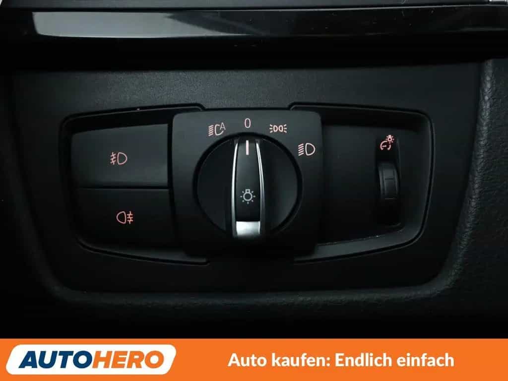 BMW 320 3er 320d M Sport Aut.*NAVI*HUD*LED*TEMPO*PDC* 12/2017-photo-26