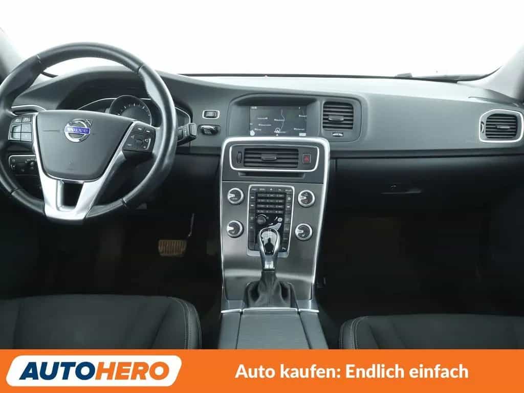 Volvo S60 1.5 Momentum Aut.*NAV*XENON*TEMP*PDC*SHZ*ALU* 03/2016-photo-11