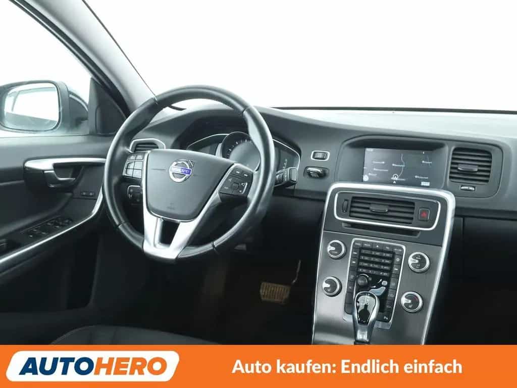 Volvo S60 1.5 Momentum Aut.*NAV*XENON*TEMP*PDC*SHZ*ALU* 03/2016-photo-12
