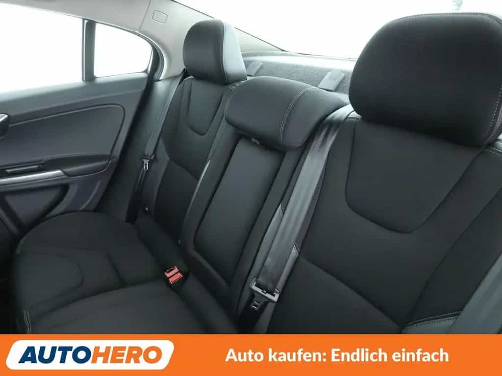 Volvo S60 1.5 Momentum Aut.*NAV*XENON*TEMP*PDC*SHZ*ALU* 03/2016-photo-13