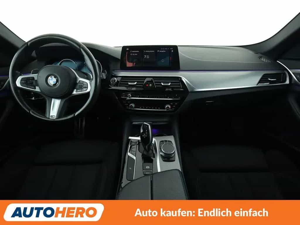 BMW 520 d xDrive M Sport Aut.*NAVI*LED*CAM*SHZ*TEMPO* 07/2018-photo-11