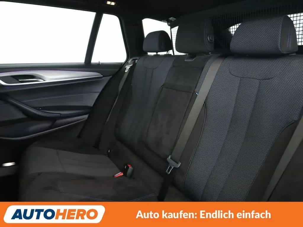 BMW 520 d xDrive M Sport Aut.*NAVI*LED*CAM*SHZ*TEMPO* 07/2018-photo-13