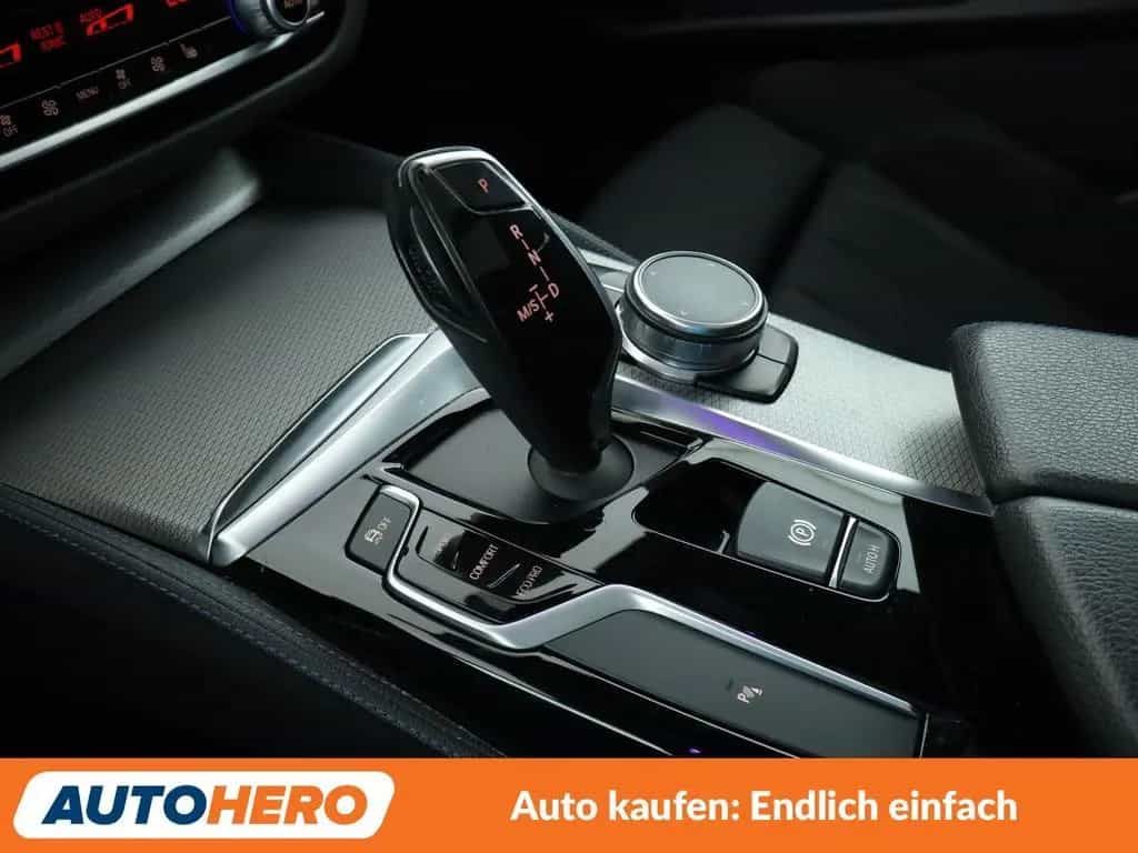 BMW 520 d xDrive M Sport Aut.*NAVI*LED*CAM*SHZ*TEMPO* 07/2018-photo-29