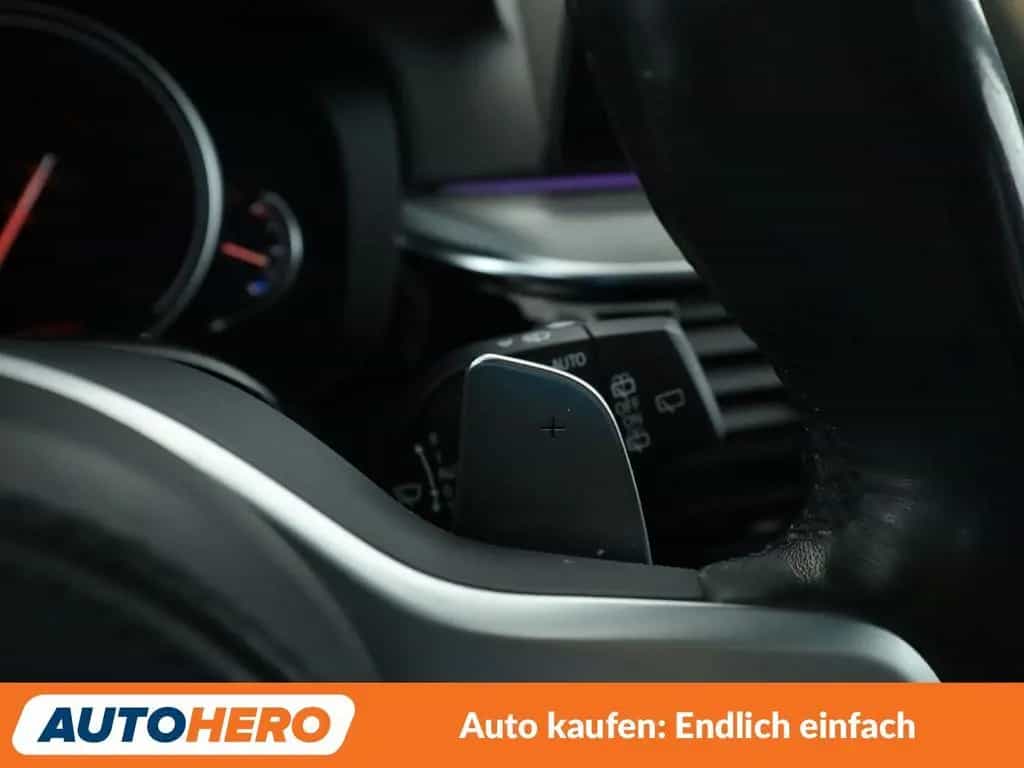 BMW 520 d xDrive M Sport Aut.*NAVI*LED*CAM*SHZ*TEMPO* 07/2018-photo-32