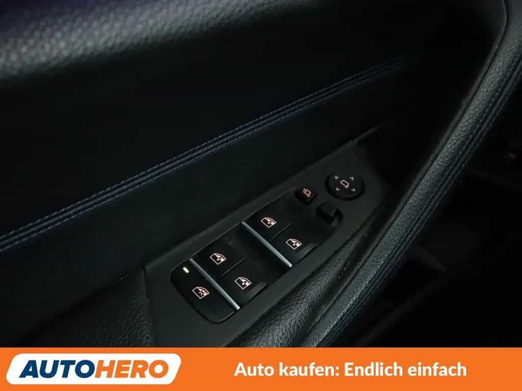 BMW 520 d xDrive M Sport Aut.*NAVI*LED*CAM*SHZ*TEMPO* 07/2018-photo-36