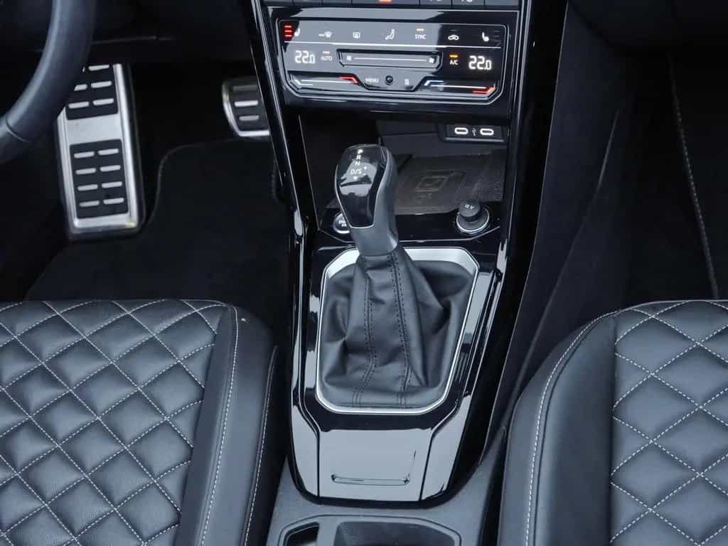 Volkswagen T-Roc Cabriolet R-Line*SteppLeder*Stand*19Z*AHK* 11/2023-photo-6