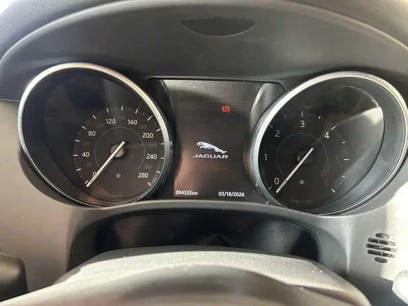 Jaguar F-Pace 2.0D 180cv PURE 04/2017-photo-10