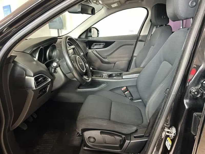 Jaguar F-Pace 2.0D 180cv PURE 04/2017-photo-11