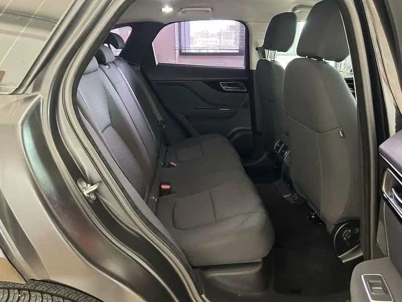 Jaguar F-Pace 2.0D 180cv PURE 04/2017-photo-14