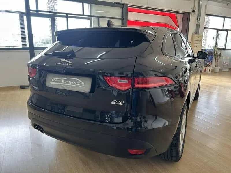 Jaguar F-Pace 2.0D 180cv PURE 04/2017-photo-4
