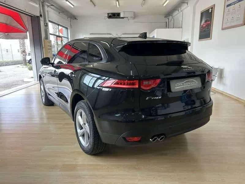 Jaguar F-Pace 2.0D 180cv PURE 04/2017-photo-6
