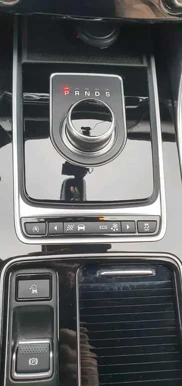 Jaguar XF Black R Sport 03/2018-photo-0