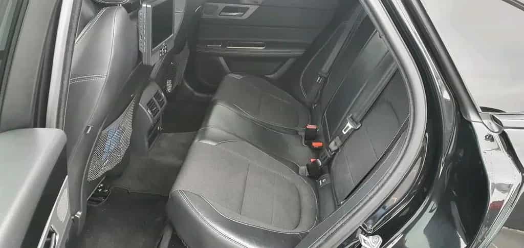 Jaguar XF Black R Sport 03/2018-photo-5