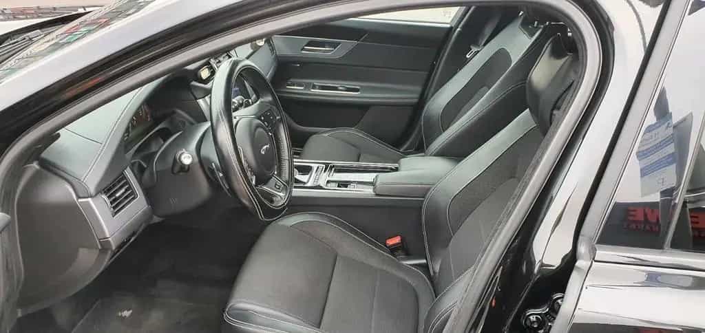 Jaguar XF Black R Sport 03/2018-photo-6