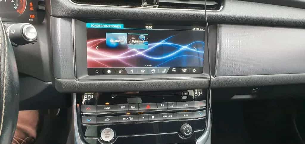 Jaguar XF Black R Sport 03/2018-photo-7