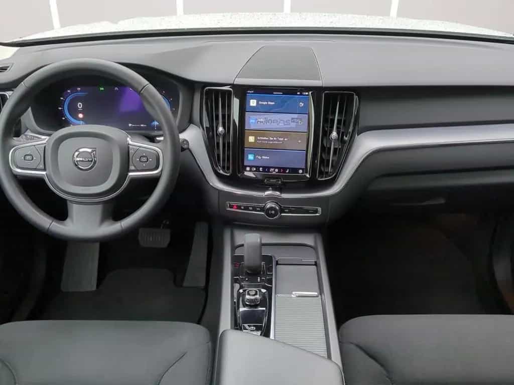 Volvo XC60 B4 Momentum PRO *Pano*Kamera*Winter-Paket* 08/2022-photo-10