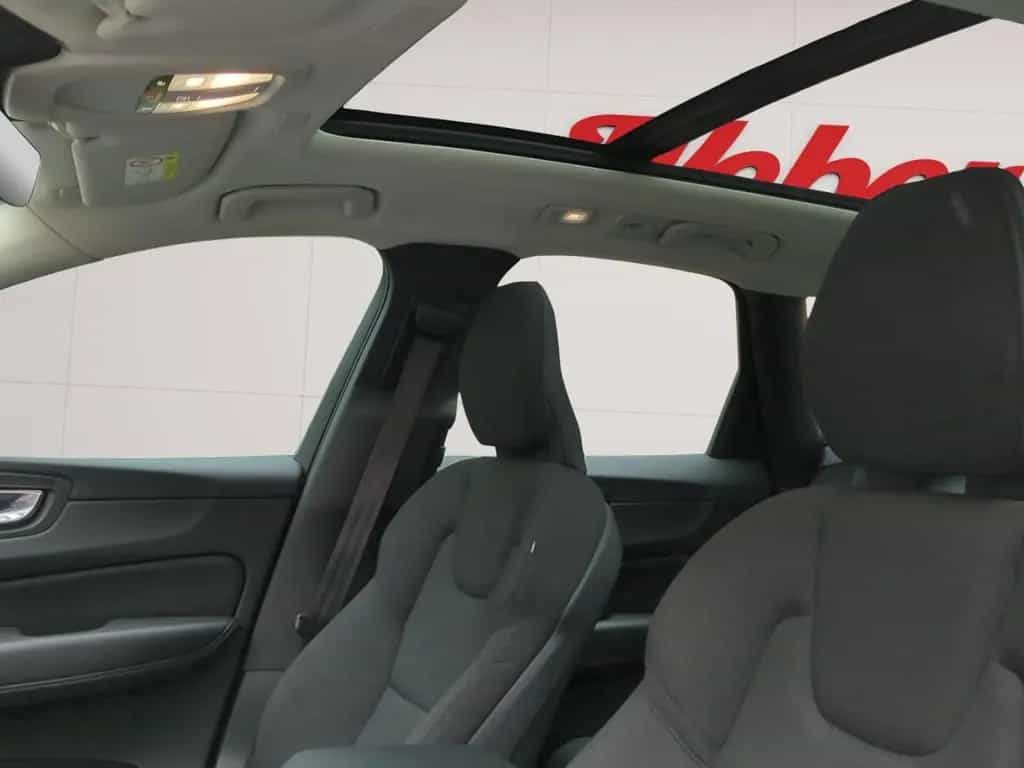 Volvo XC60 B4 Momentum PRO *Pano*Kamera*Winter-Paket* 08/2022-photo-14