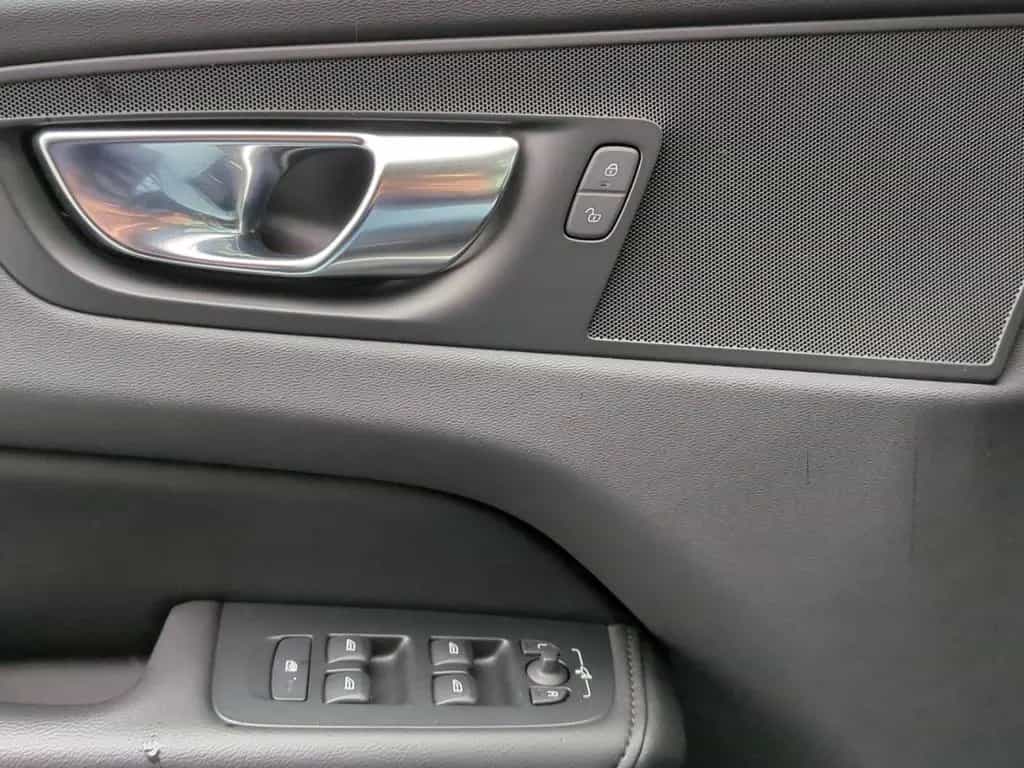 Volvo XC60 B4 Momentum PRO *Pano*Kamera*Winter-Paket* 08/2022-photo-16