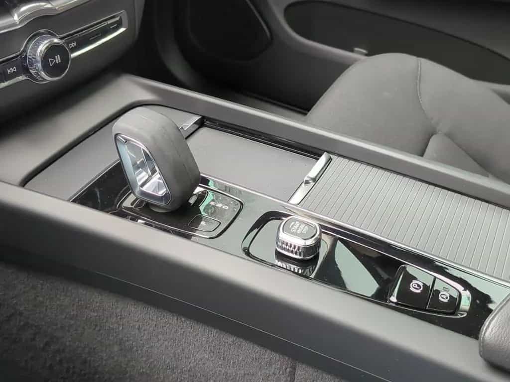 Volvo XC60 B4 Momentum PRO *Pano*Kamera*Winter-Paket* 08/2022-photo-21