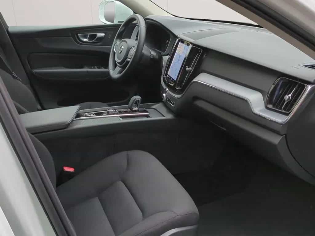Volvo XC60 B4 Momentum PRO *Pano*Kamera*Winter-Paket* 08/2022-photo-24