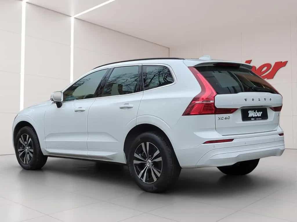 Volvo XC60 B4 Momentum PRO *Pano*Kamera*Winter-Paket* 08/2022-photo-3