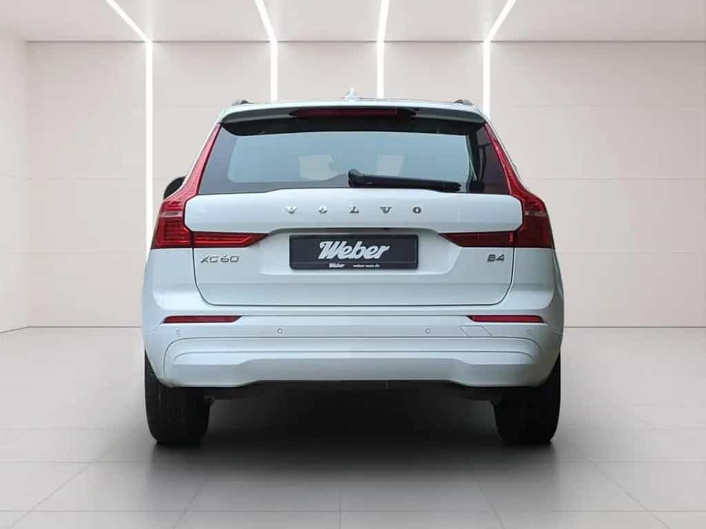 Volvo XC60 B4 Momentum PRO *Pano*Kamera*Winter-Paket* 08/2022-photo-4