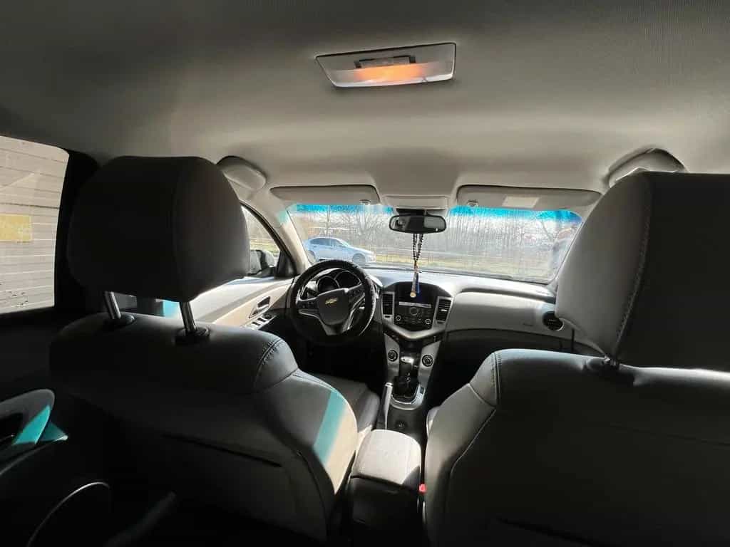 Chevrolet Cruze 04/2011-photo-10